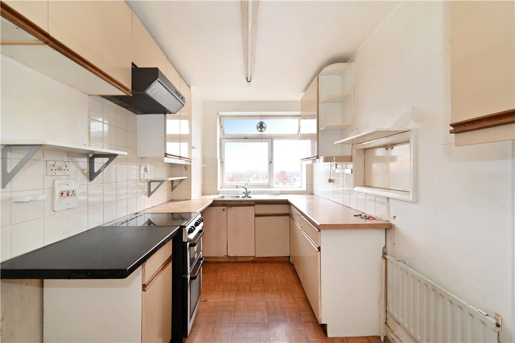 3 bed apartment for sale in St. Johns Wood Park, London, NW8  - Property Image 3