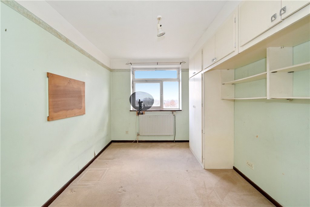3 bed apartment for sale in St. Johns Wood Park, London, NW8 6