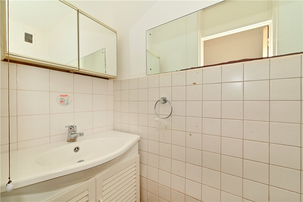 3 bed apartment for sale in St. Johns Wood Park, London, NW8  - Property Image 8