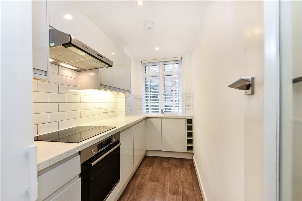 2 bed apartment for sale in Balham High Road, London, SW17  - Property Image 3