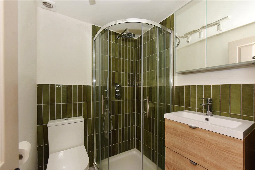 3 bed ground floor flat for sale in Balham High Road, London, SW17  - Property Image 12