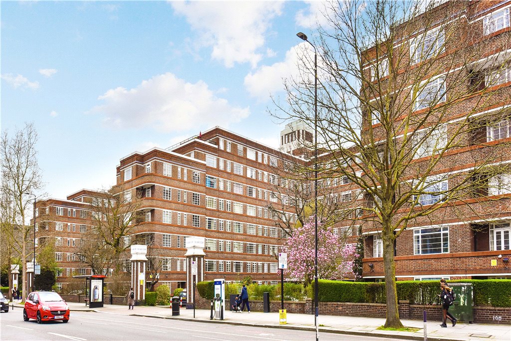 3 bed ground floor flat for sale in Balham High Road, London, SW17  - Property Image 1