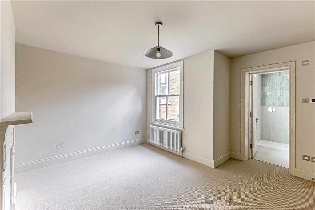 3 bed ground floor flat for sale in Rostrevor Road, London, SW6 7