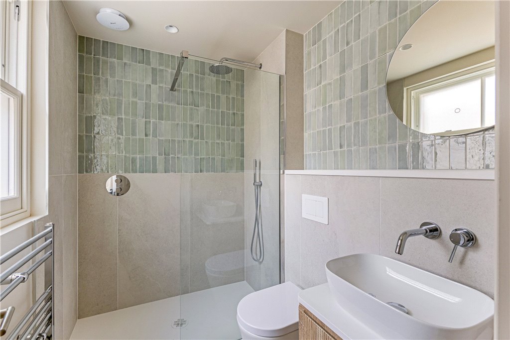 3 bed ground floor flat for sale in Rostrevor Road, London, SW6 9