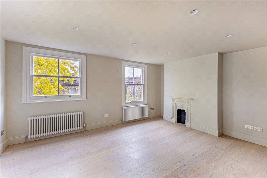 3 bed ground floor flat for sale in Rostrevor Road, London, SW6 11