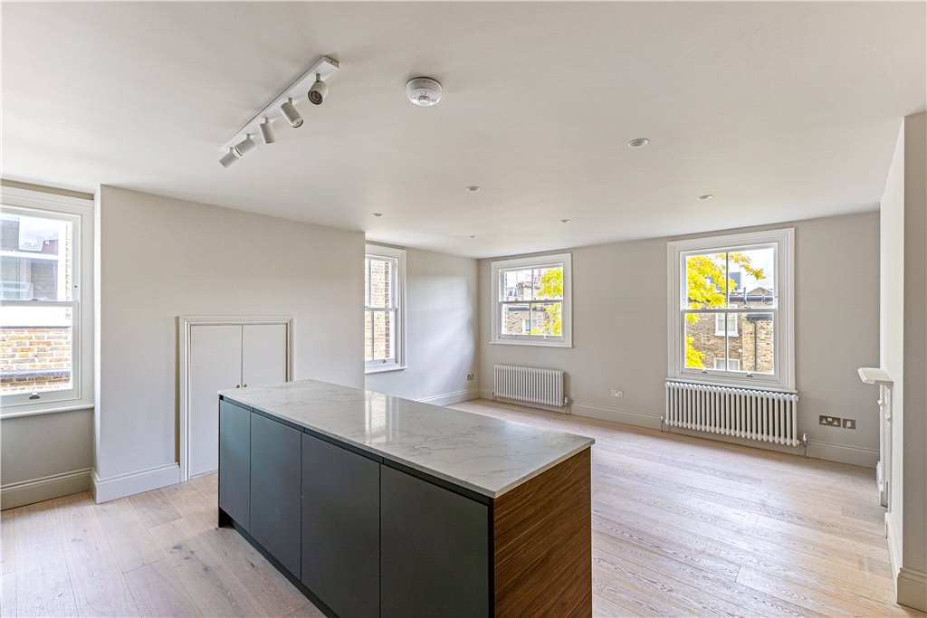 3 bed ground floor flat for sale in Rostrevor Road, London, SW6 16