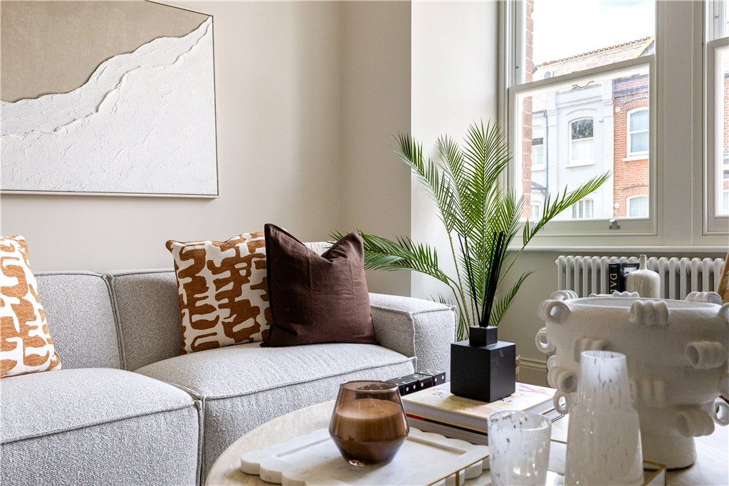 2 bed apartment for sale in Rostrevor Road, London, SW6  - Property Image 2