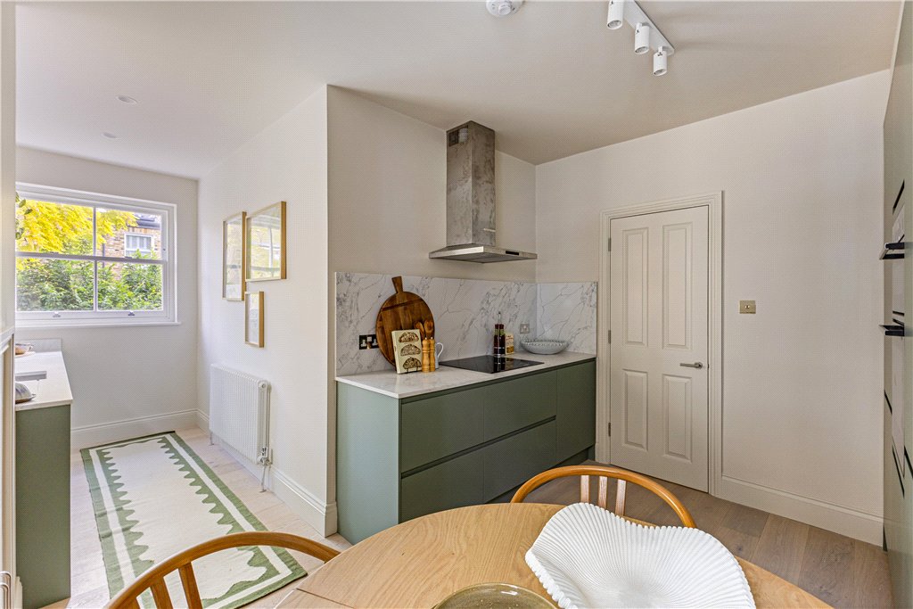 2 bed apartment for sale in Rostrevor Road, London, SW6  - Property Image 12