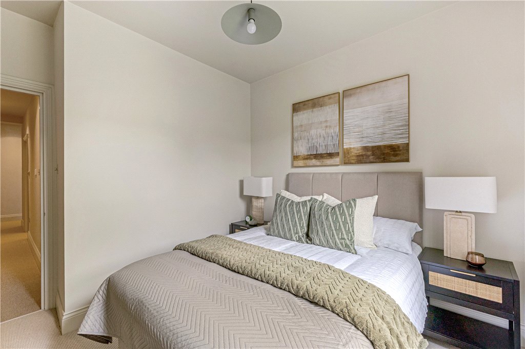 2 bed apartment for sale in Rostrevor Road, London, SW6 14