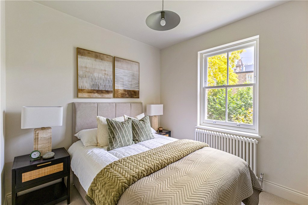 2 bed apartment for sale in Rostrevor Road, London, SW6 15