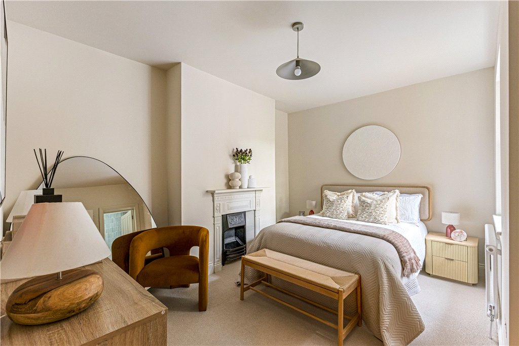 2 bed apartment for sale in Rostrevor Road, London, SW6 17