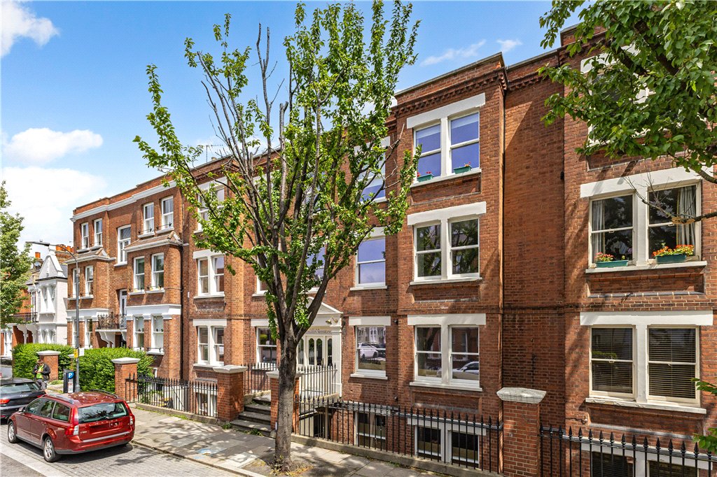 2 bed apartment for sale in Rostrevor Road, London, SW6 8