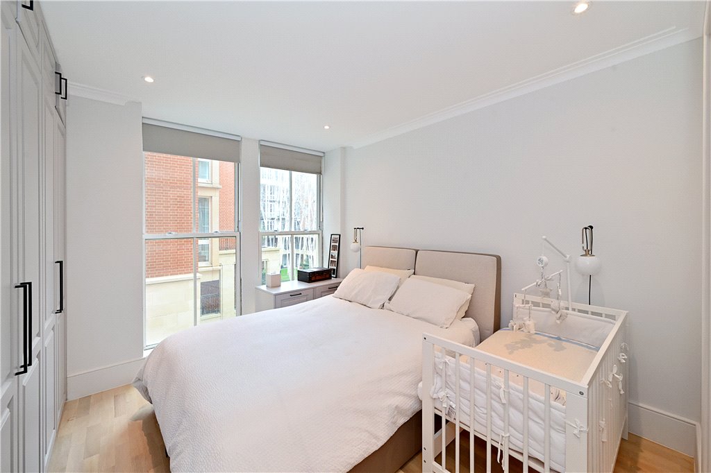 2 bed apartment for sale in Kings Road, London, SW10 4