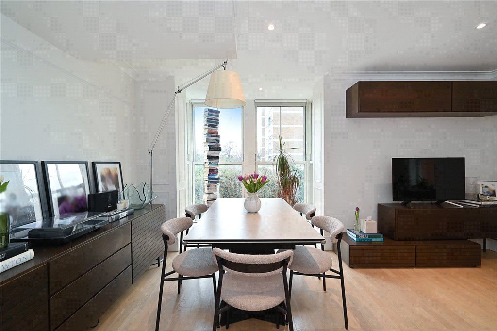 2 bed apartment for sale in Kings Road, London, SW10 10