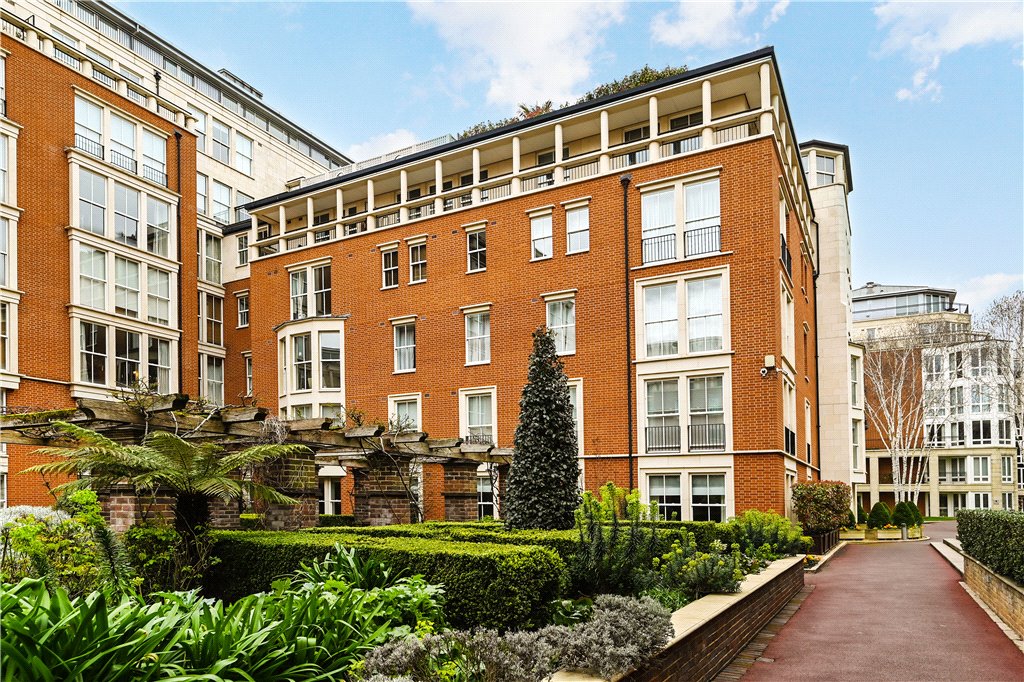 2 bed apartment for sale in Kings Road, London, SW10 12
