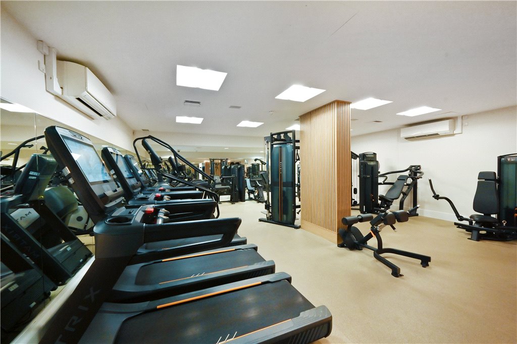 2 bed apartment for sale in Kings Road, London, SW10 14