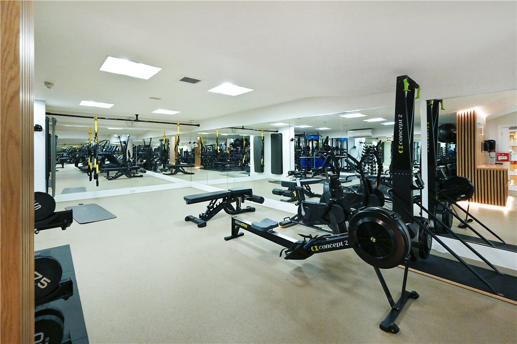 2 bed apartment for sale in Kings Road, London, SW10 16