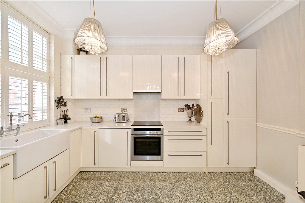 2 bed apartment for sale in Marylebone High Street, London, W1U 3