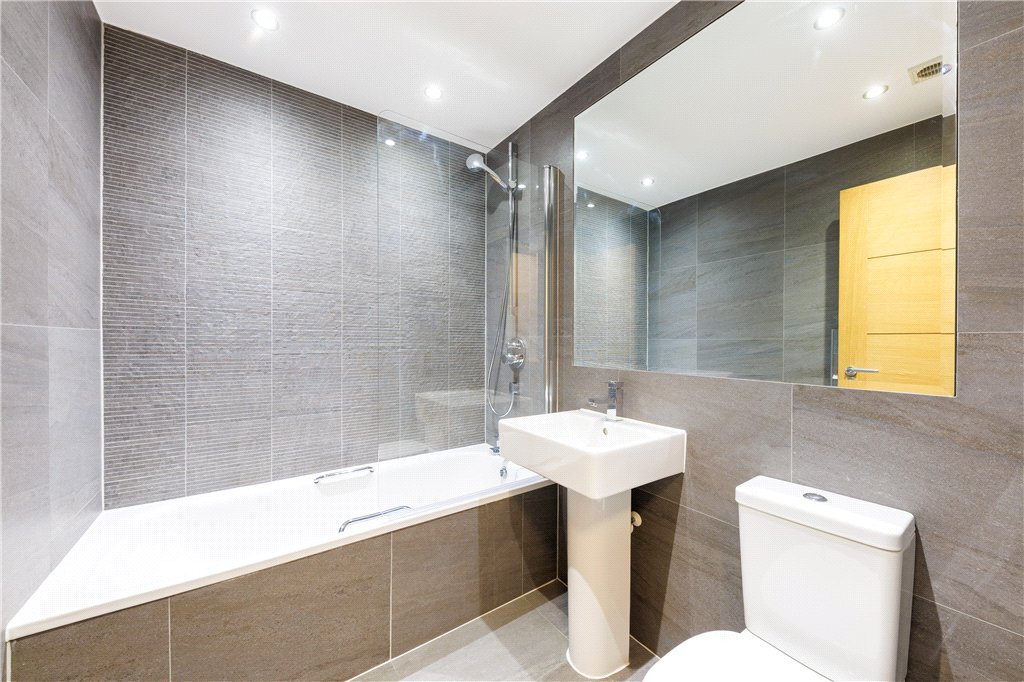 2 bed apartment for sale in Battersea High Road, London, SW11  - Property Image 9
