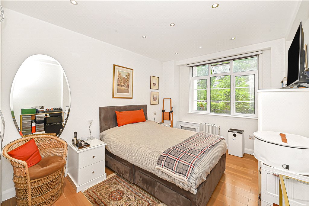 1 bed apartment for sale in Grove End Road, London, NW8 4