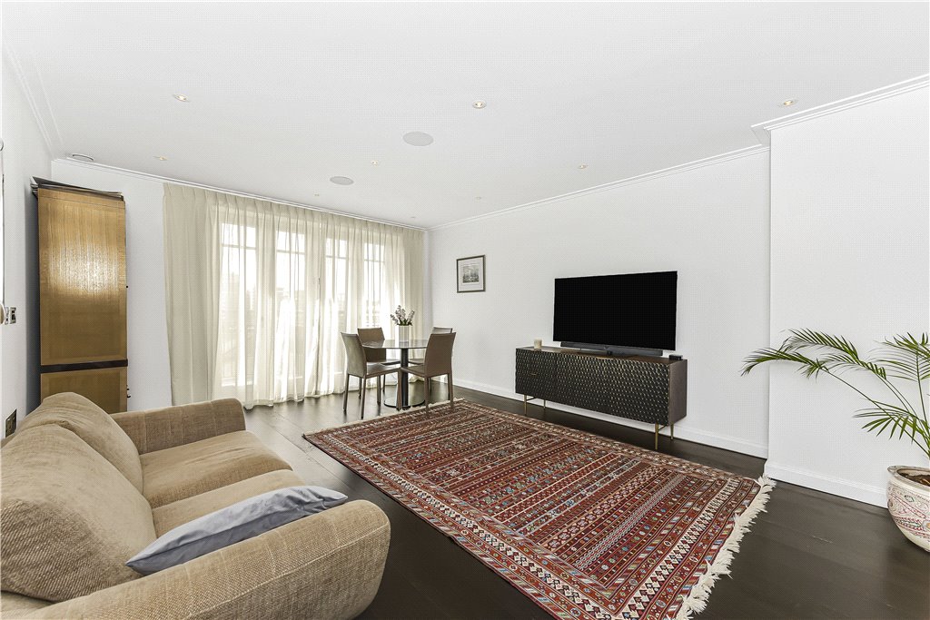 2 bed apartment for sale in Carnwath Road, London, SW6 8