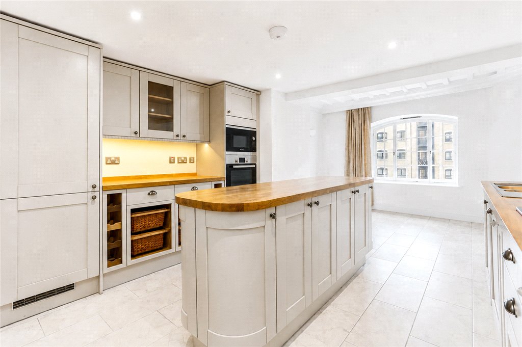 2 bed apartment to rent in Cardamom Building, 31 Shad Thames, London, SE1 3