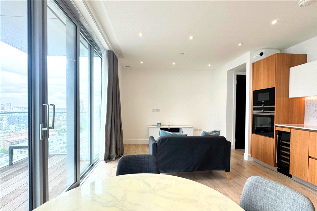 1 bed apartment to rent in Stable Walk, London, E1 4