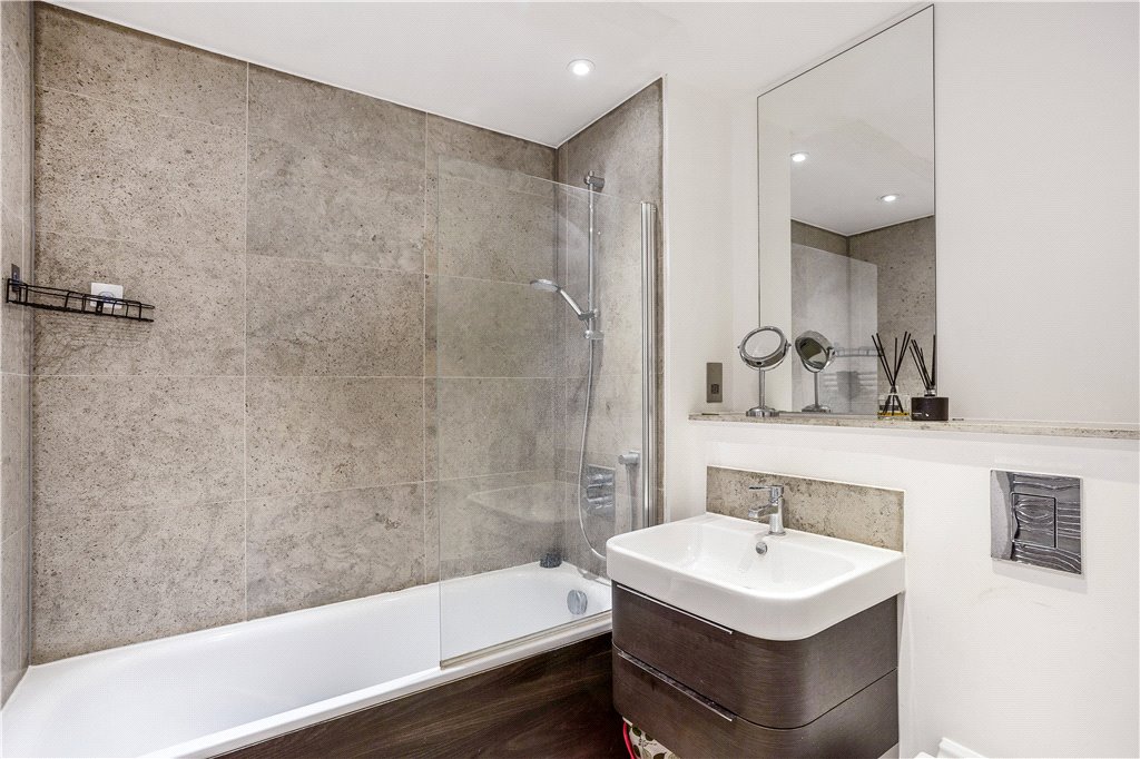 2 bed apartment to rent in Cube Building, 17-21 Wenlock Road, London, N1 10