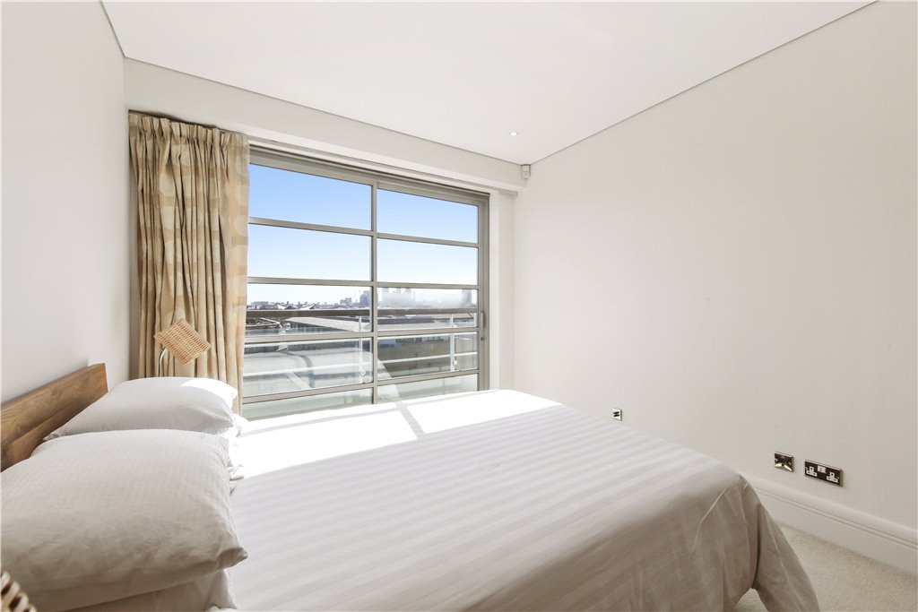 1 bed apartment to rent in Spice Quay Heights, 32 Shad Thames, London, SE1 10