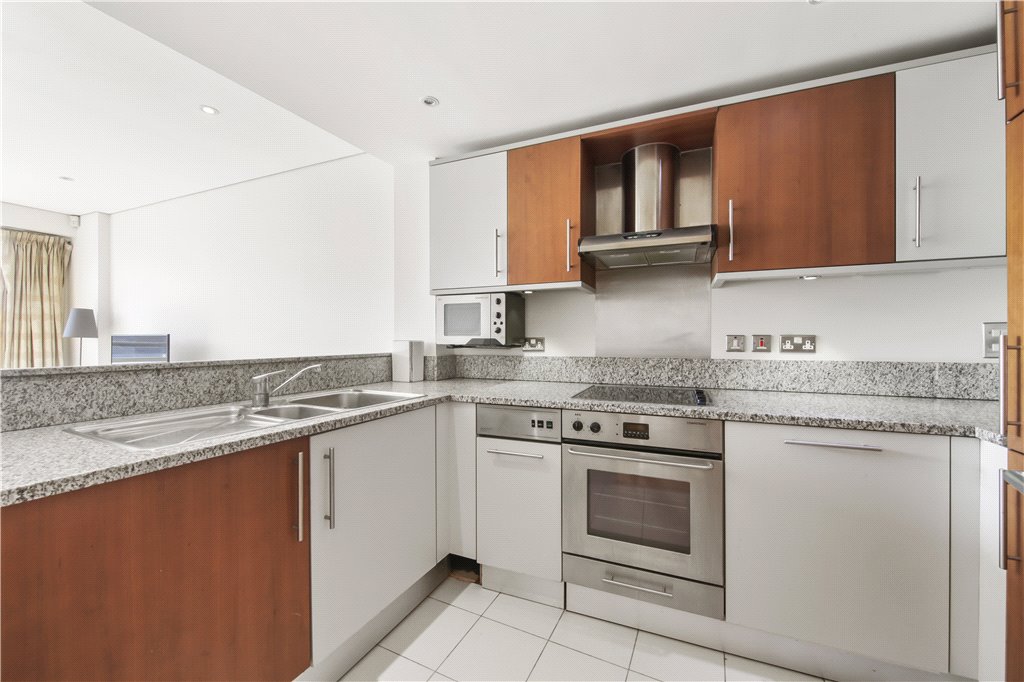 1 bed apartment to rent in Spice Quay Heights, 32 Shad Thames, London, SE1 6