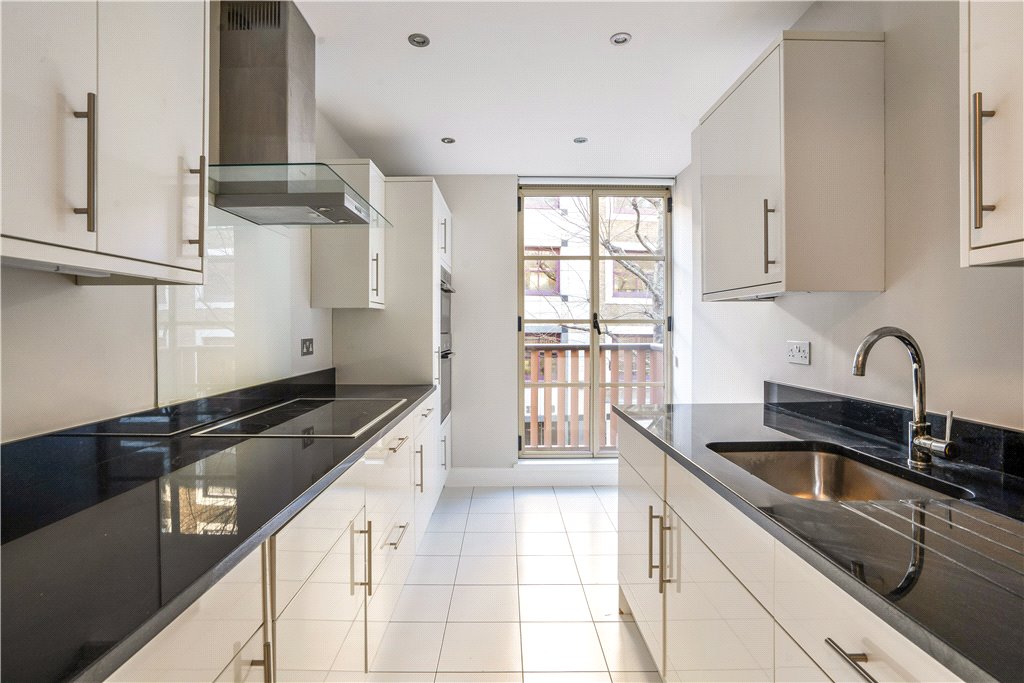 2 bed apartment for sale in The Circle, Queen Elizabeth Street, London, SE1 3
