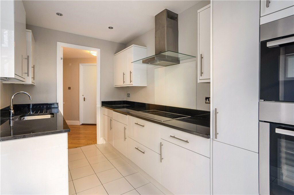 2 bed apartment for sale in The Circle, Queen Elizabeth Street, London, SE1  - Property Image 11