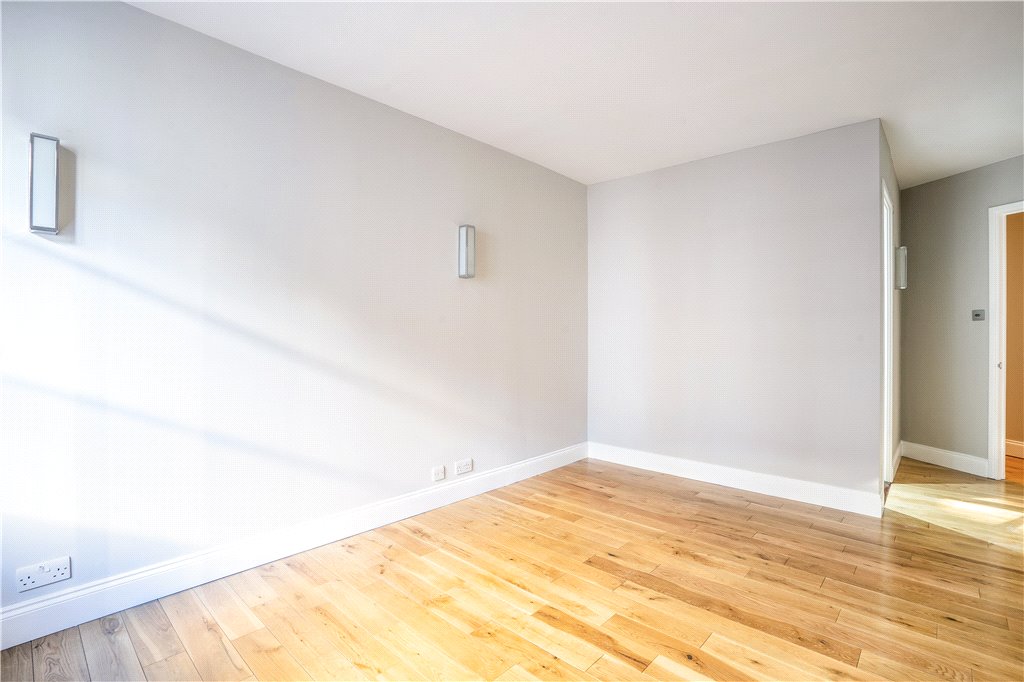 2 bed apartment for sale in The Circle, Queen Elizabeth Street, London, SE1  - Property Image 12