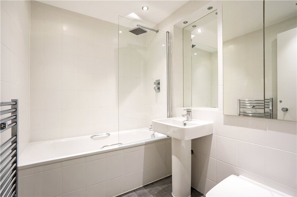 2 bed apartment for sale in The Circle, Queen Elizabeth Street, London, SE1  - Property Image 14