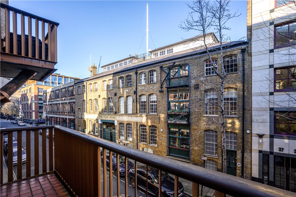 2 bed apartment for sale in The Circle, Queen Elizabeth Street, London, SE1 1