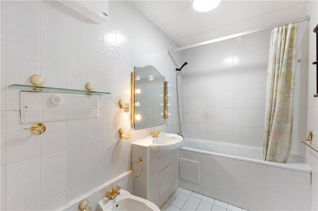3 bed apartment for sale in St. Katharines Way, London, E1W 10