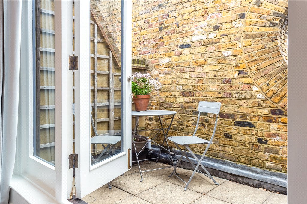 2 bed apartment to rent in St. Saviours Wharf, 8 Shad Thames, London, SE1  - Property Image 9