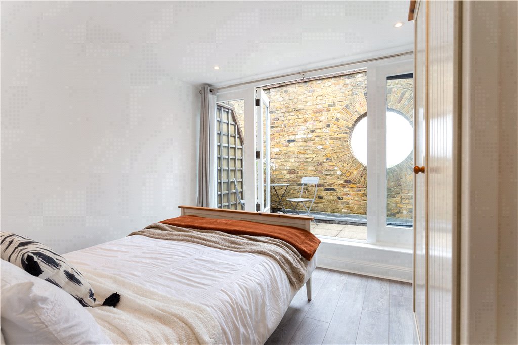 2 bed apartment to rent in St. Saviours Wharf, 8 Shad Thames, London, SE1  - Property Image 12