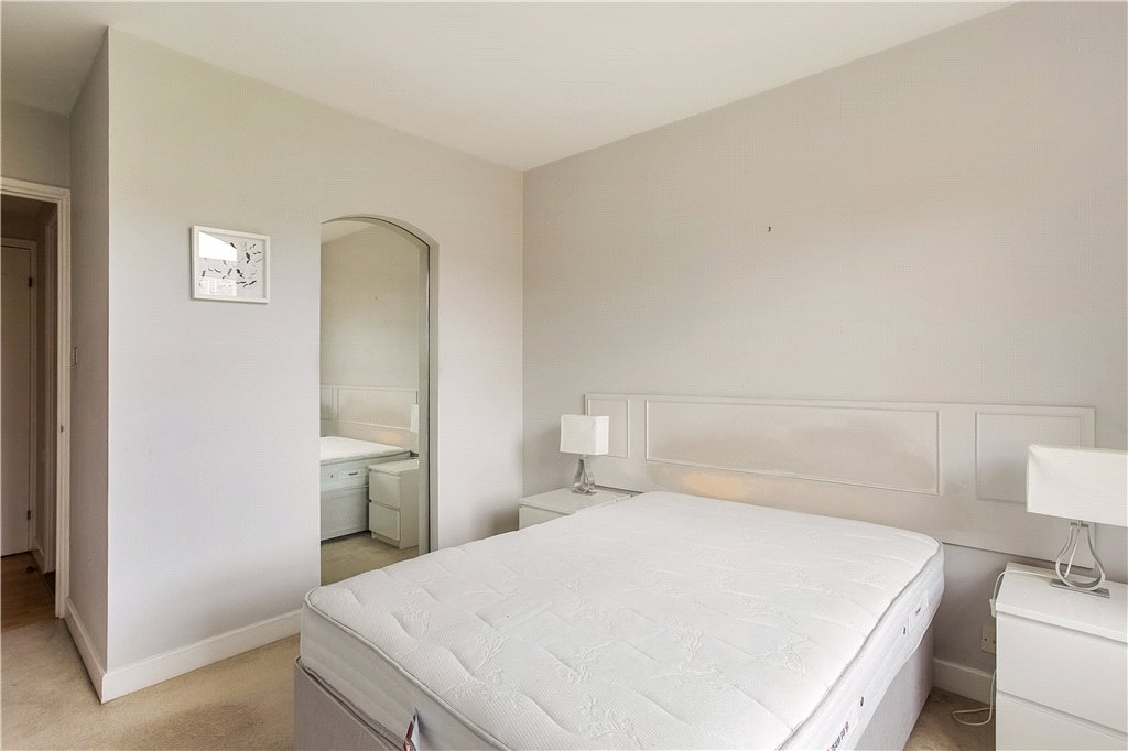 1 bed apartment for sale in Queen Elizabeth Street, London, SE1 7