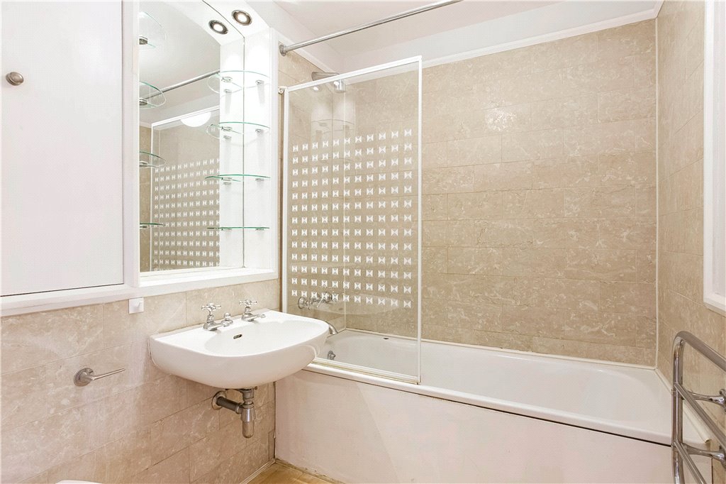 1 bed apartment for sale in Queen Elizabeth Street, London, SE1 9