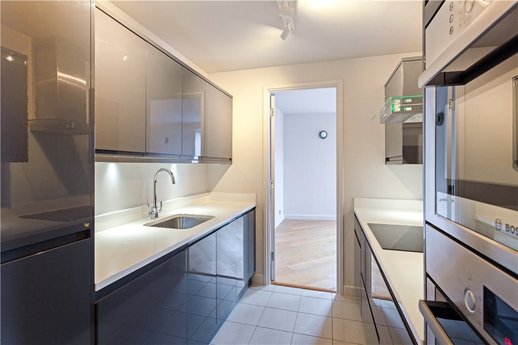 1 bed apartment for sale in Queen Elizabeth Street, London, SE1 7