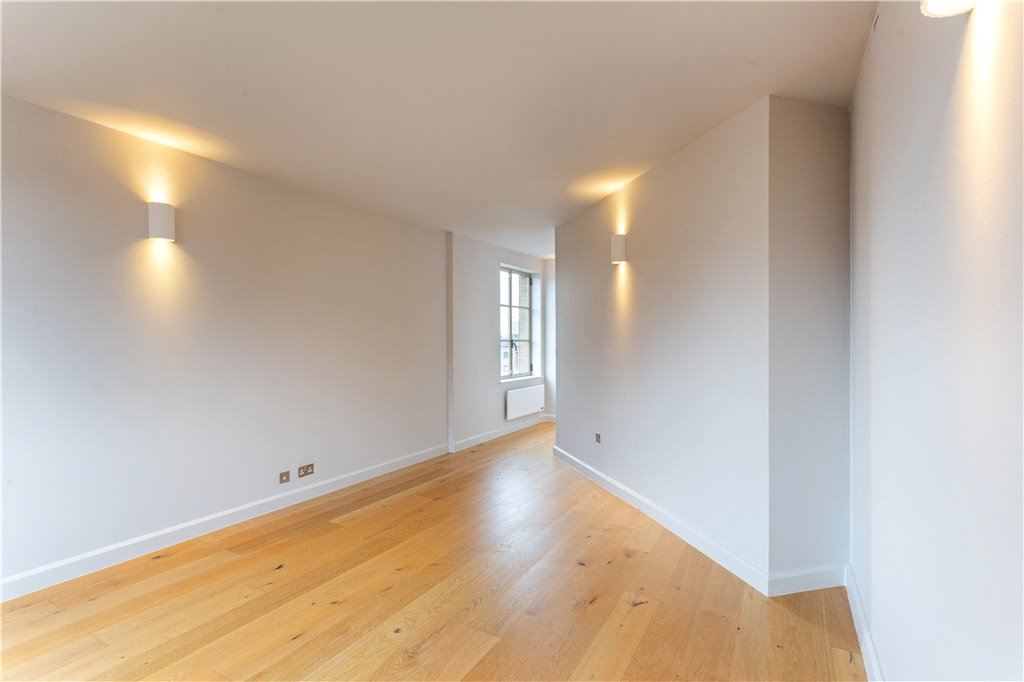 1 bed apartment for sale in Queen Elizabeth Street, London, SE1 11