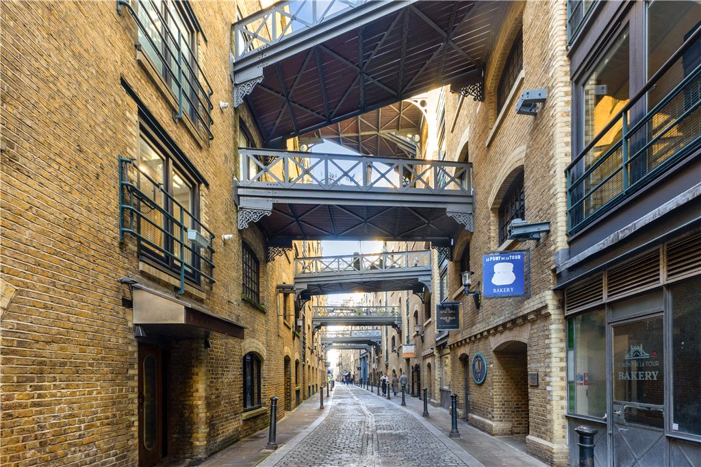 2 bed apartment for sale in Shad Thames, London, SE1  - Property Image 3