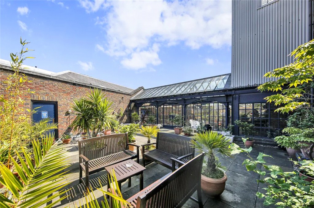 Apartment for sale in Shad Thames, London, SE1 12