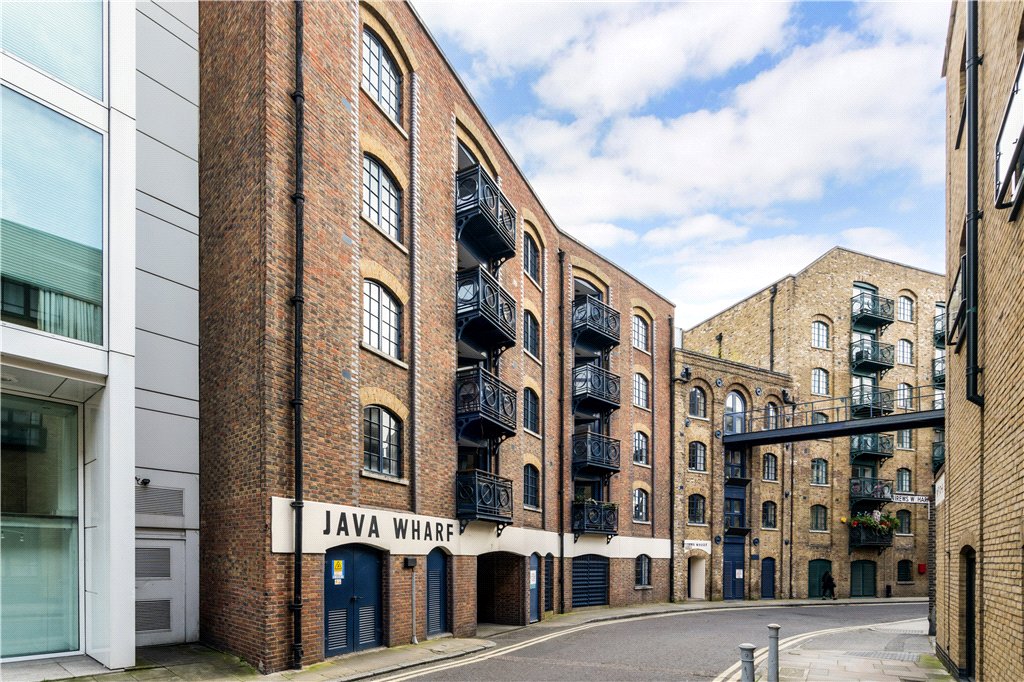 Apartment for sale in Shad Thames, London, SE1 2