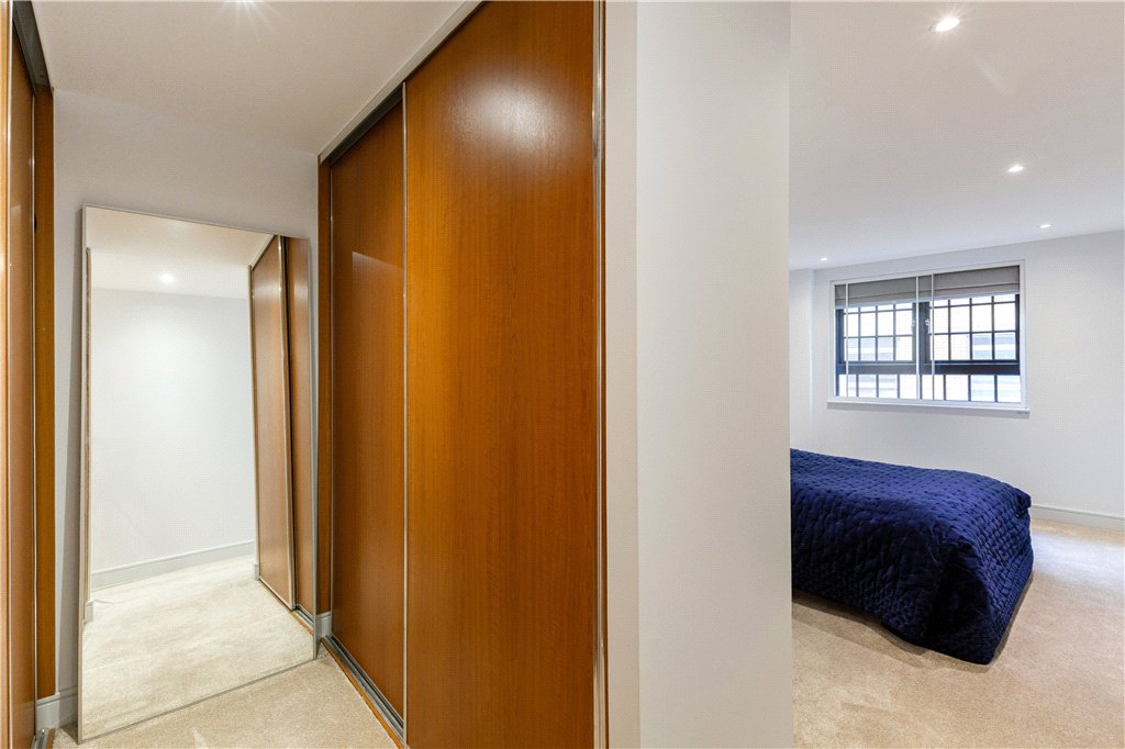 2 bed apartment for sale in Cayenne Court, London, SE1 10