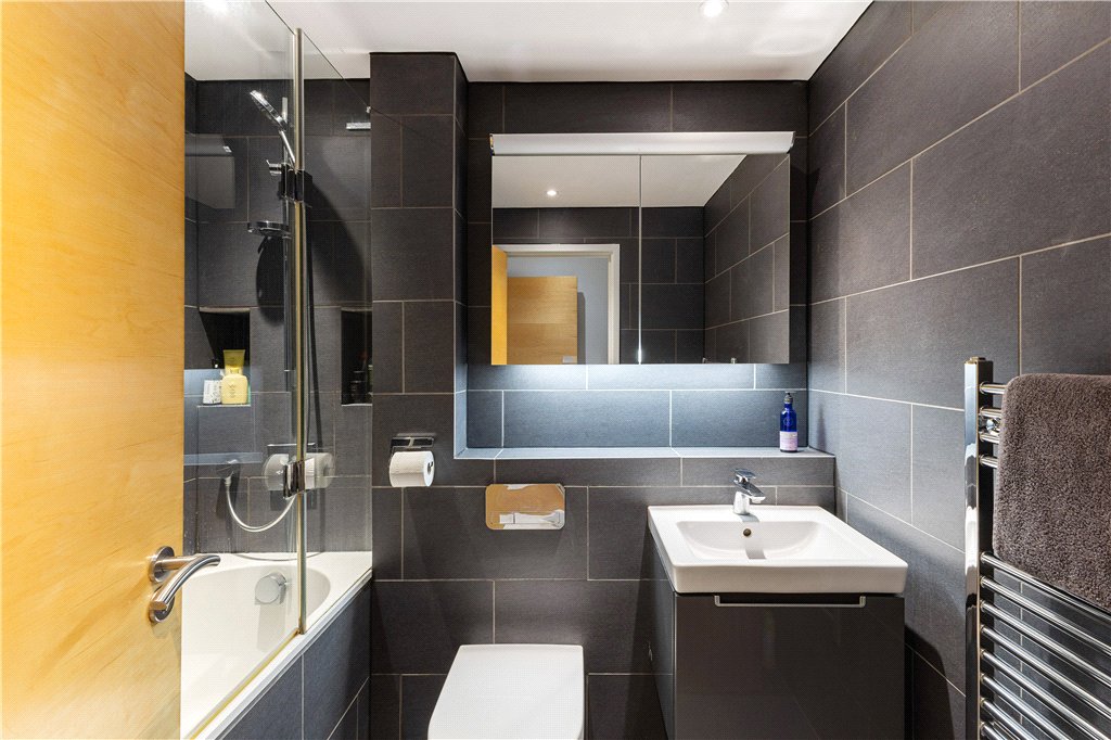 2 bed apartment for sale in Cayenne Court, London, SE1  - Property Image 12