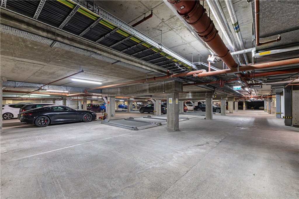 2 bed apartment for sale in Cayenne Court, London, SE1 18