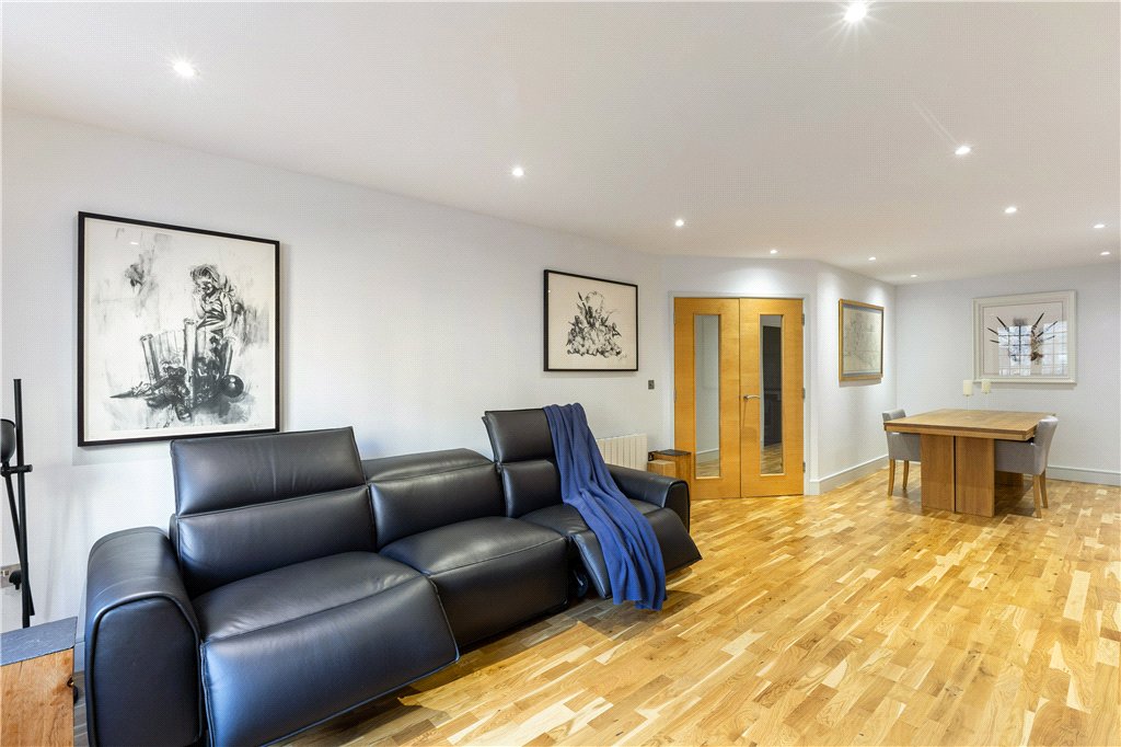 2 bed apartment for sale in Cayenne Court, London, SE1 2