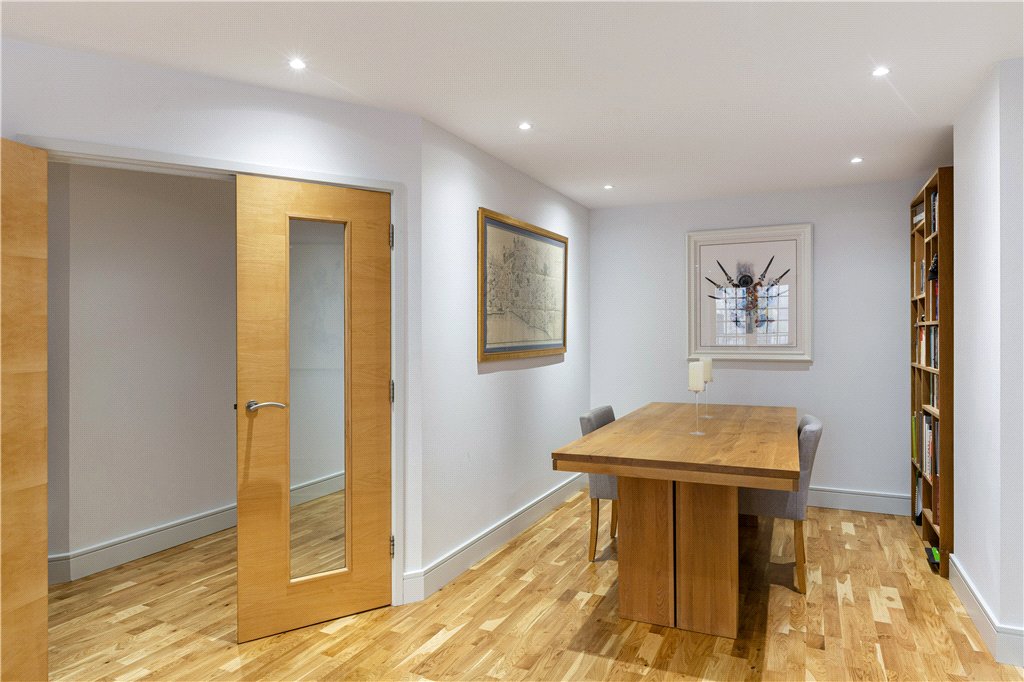 2 bed apartment for sale in Cayenne Court, London, SE1 5